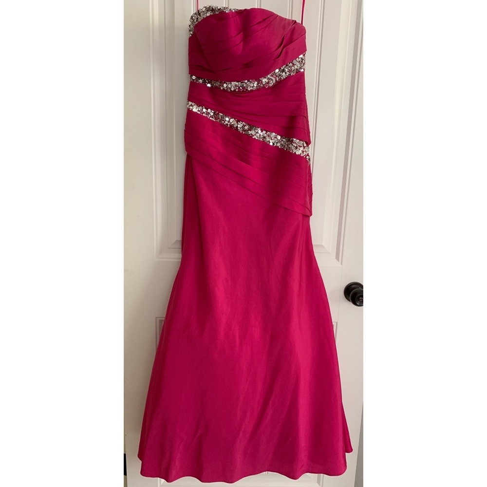 Size 2 STRAPLESS FUSCHIA PINK Night Moves Gown - Picture 2 of 8